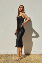 Load image into Gallery viewer, Elelgant Affair Midi Dress