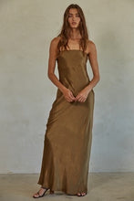 Load image into Gallery viewer, The Genevieve Maxi Dress