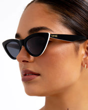 Load image into Gallery viewer, The Linda By Banbe Eyewear